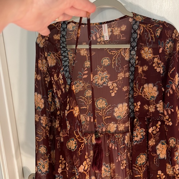 Cute Boho sheer cover up.  Ties under the bust.  Bell sleeves. - Picture 5 of 5